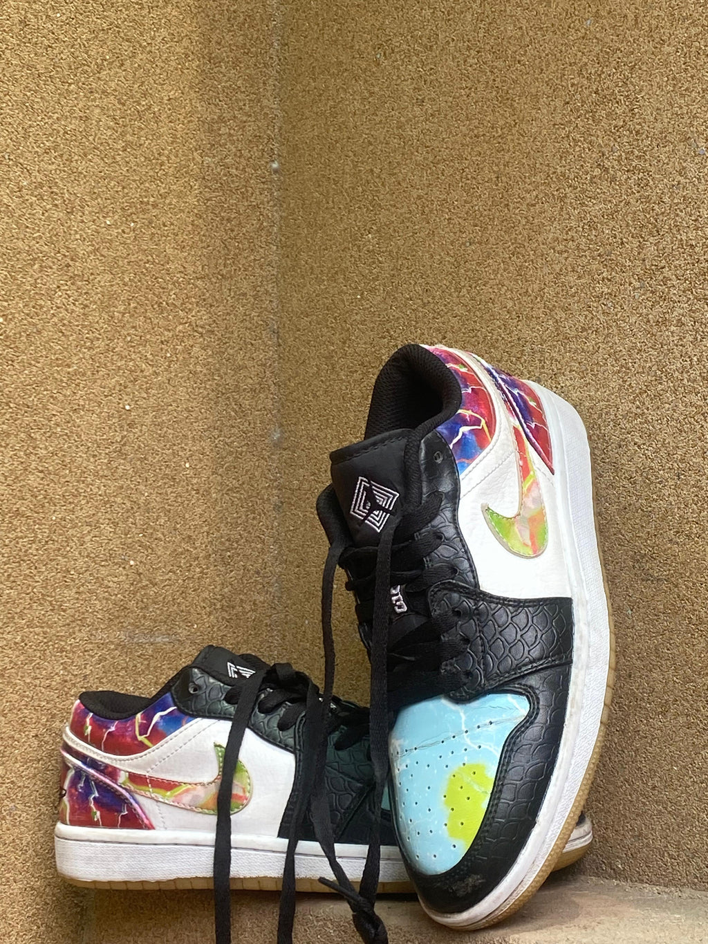 NIKE JORDAN 1 LOW GALAXY GLOW IN THE DARK