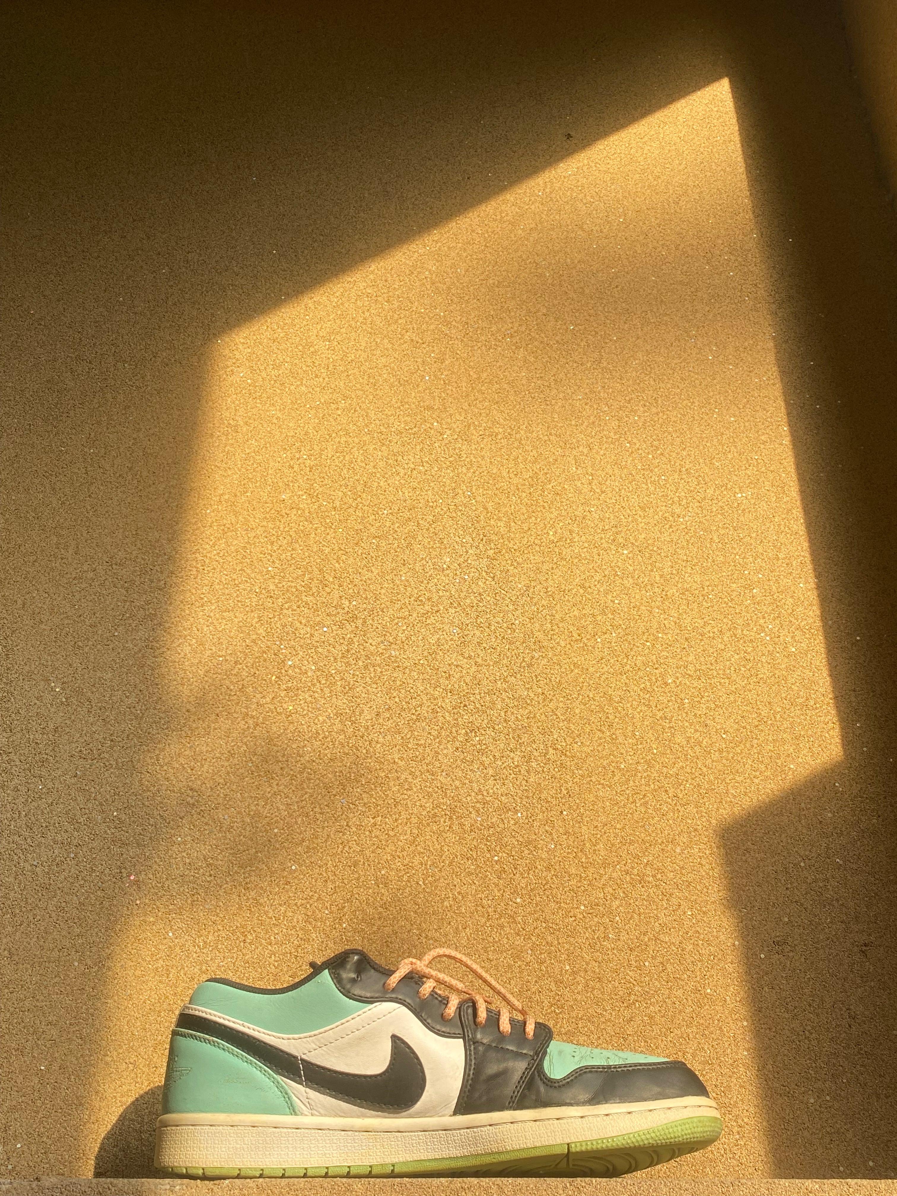 NIKE AIR JORDAN 1 LOW EMERALD TOE 🔮