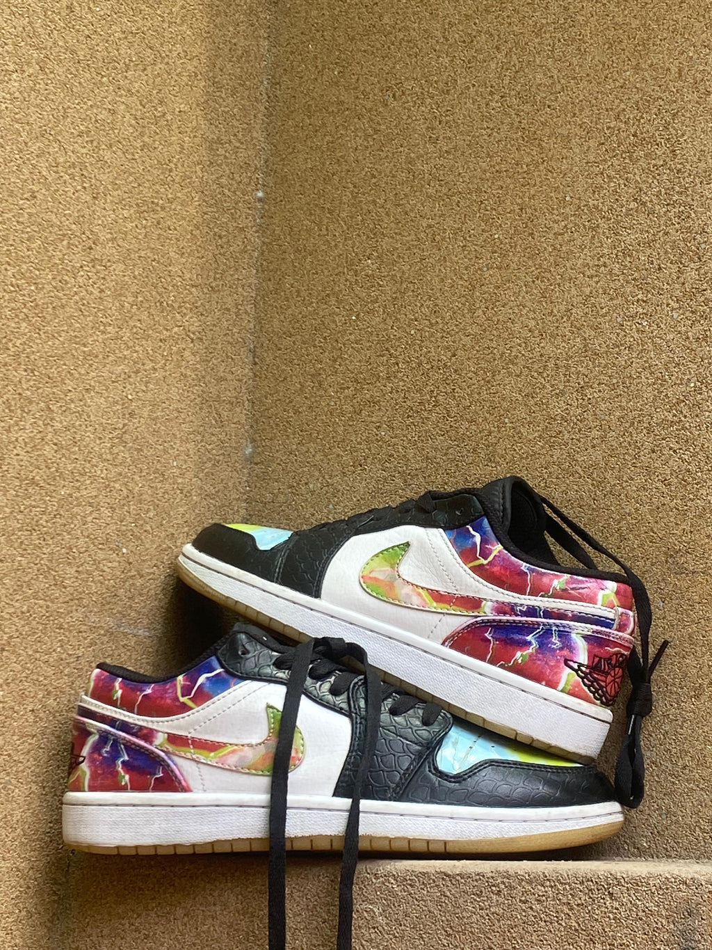 NIKE JORDAN 1 LOW GALAXY GLOW IN THE DARK