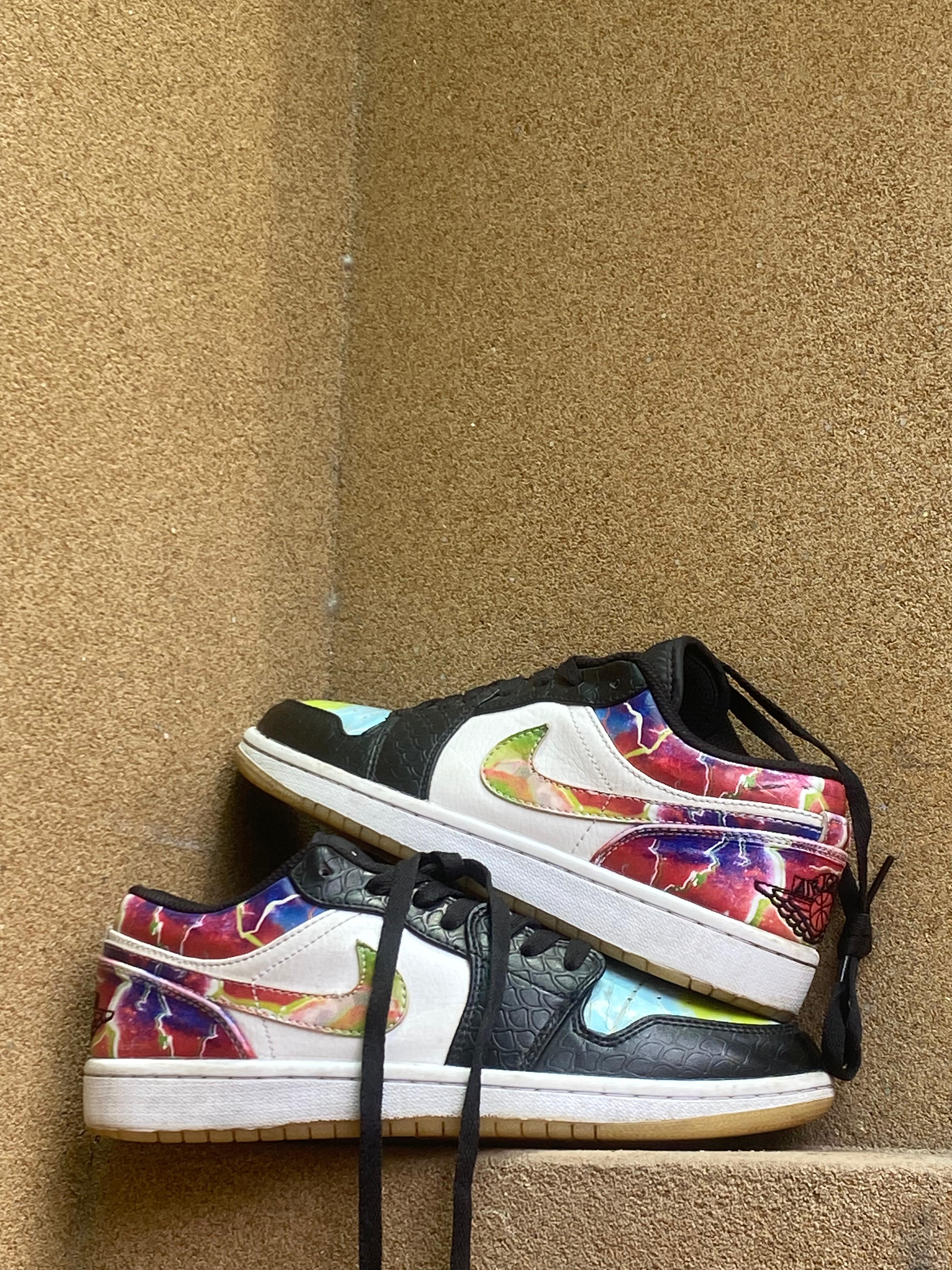 NIKE JORDAN 1 LOW GALAXY GLOW IN THE DARK