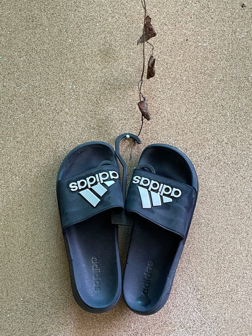 ADIDAS SLIDES 🌊