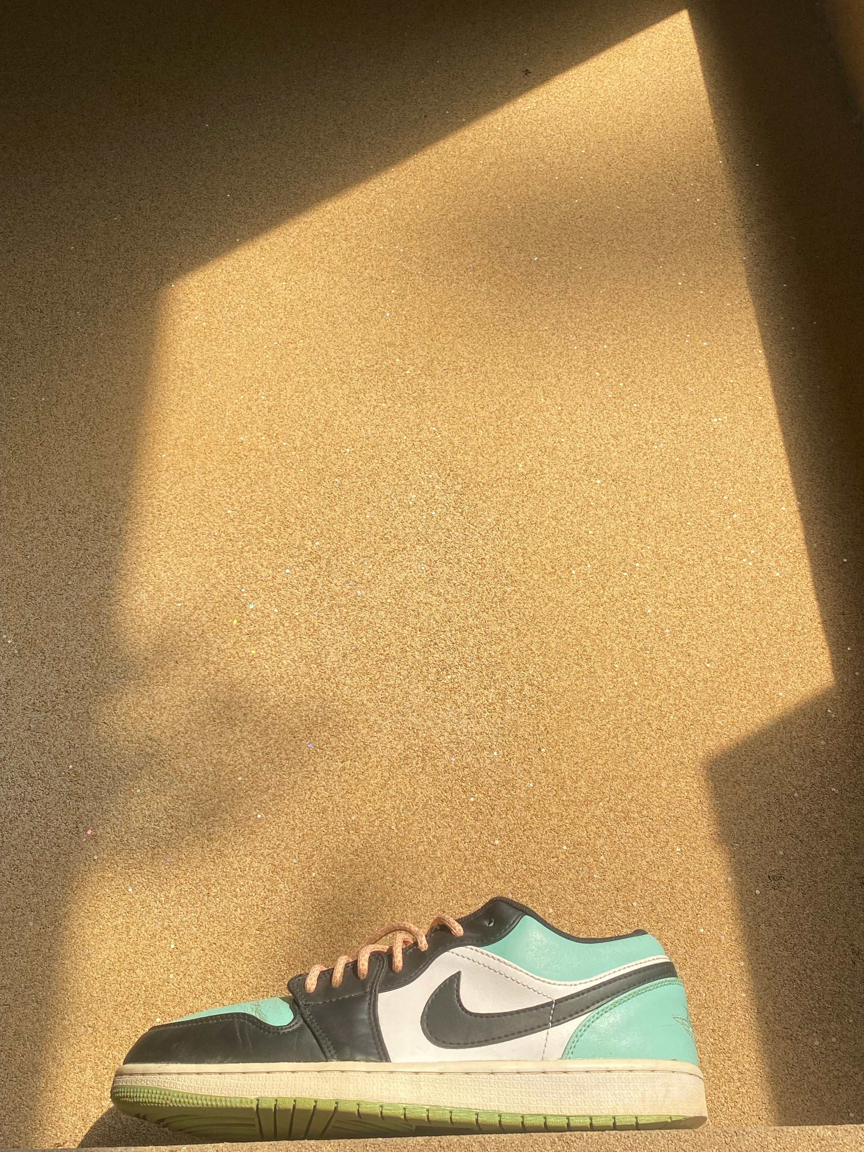 NIKE AIR JORDAN 1 LOW EMERALD TOE 🔮