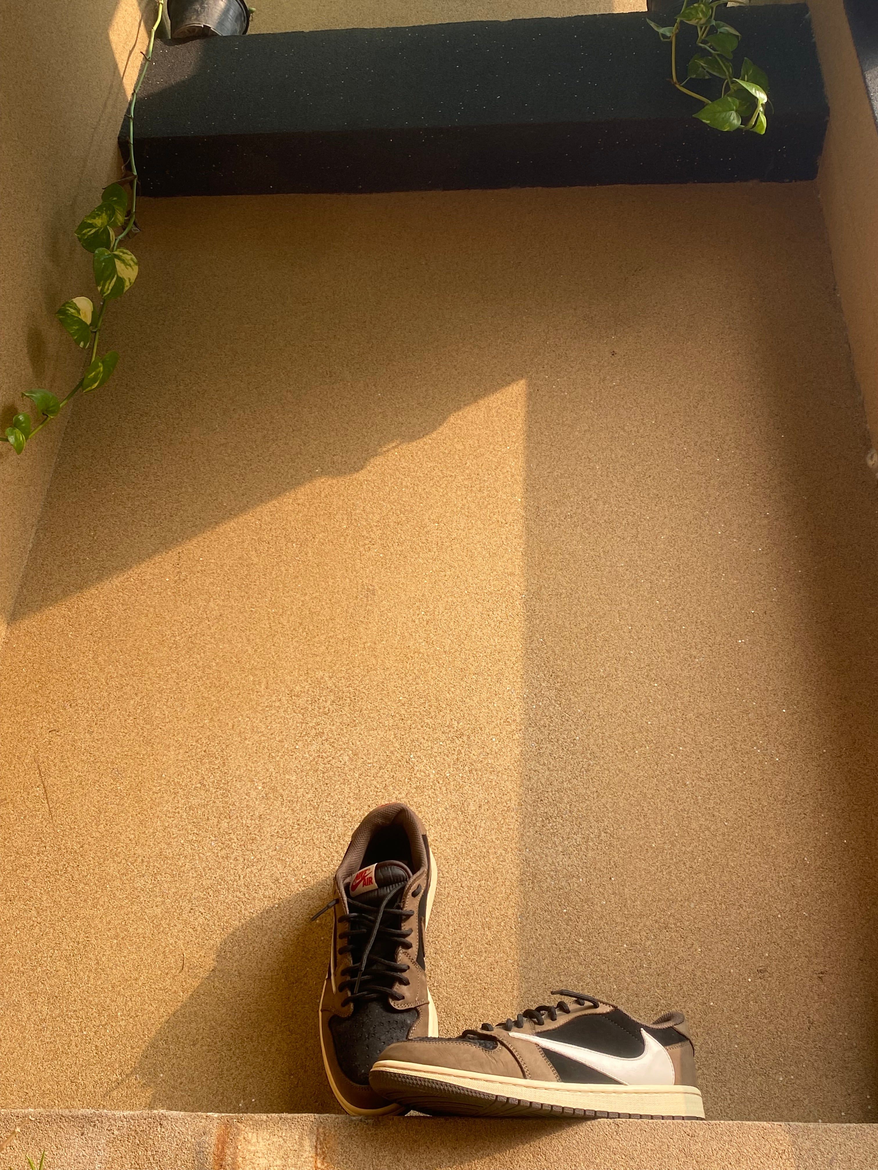 NIKE RETRO LOW OG TRAVIS SCOTT MOCHA