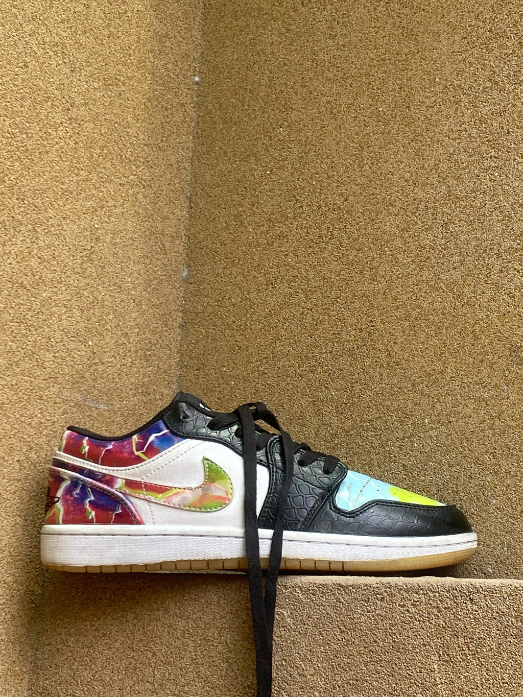 NIKE JORDAN 1 LOW GALAXY GLOW IN THE DARK