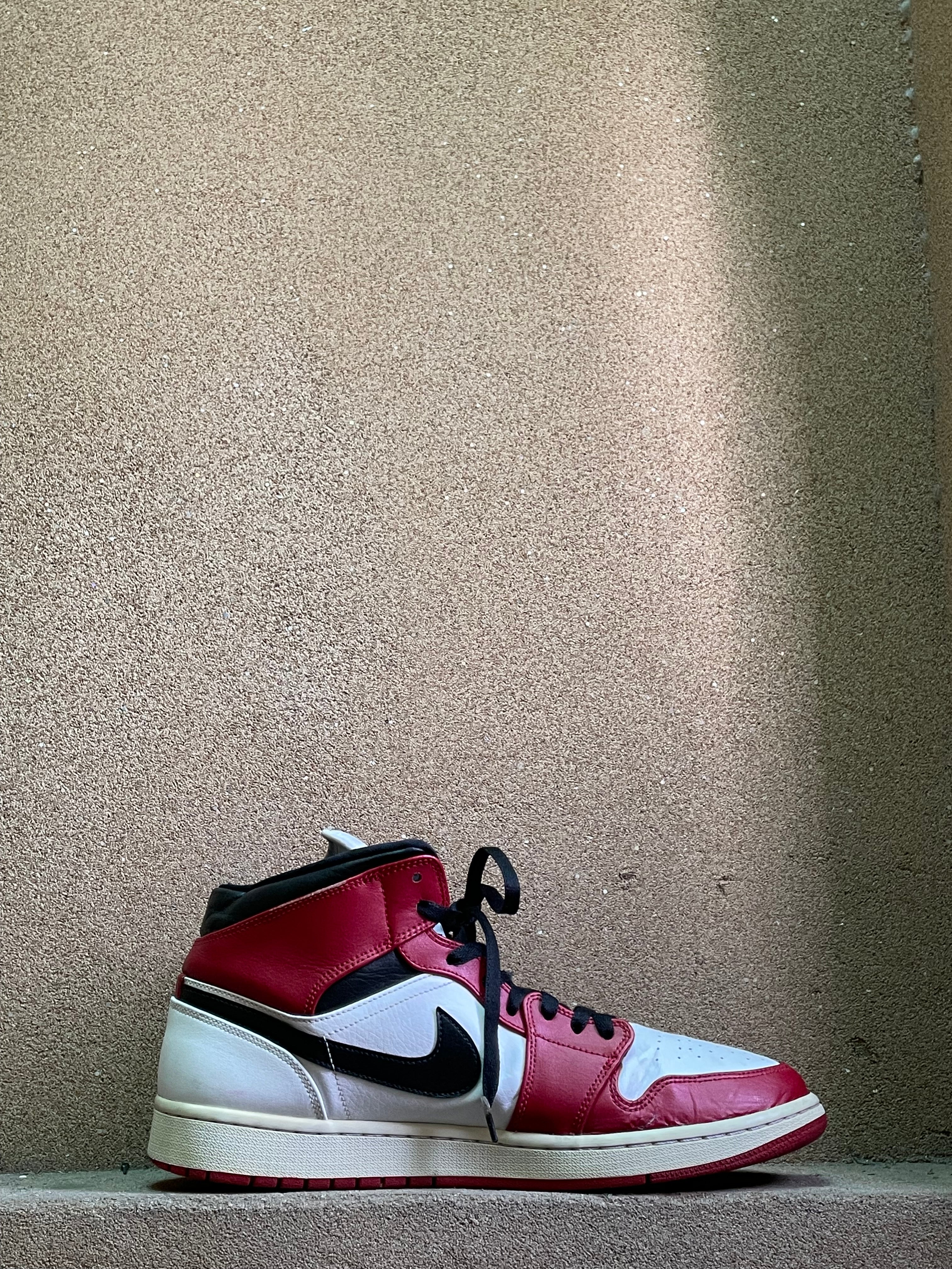 NIKE AIR JORDAN 1 MID CHICAGO 🎈