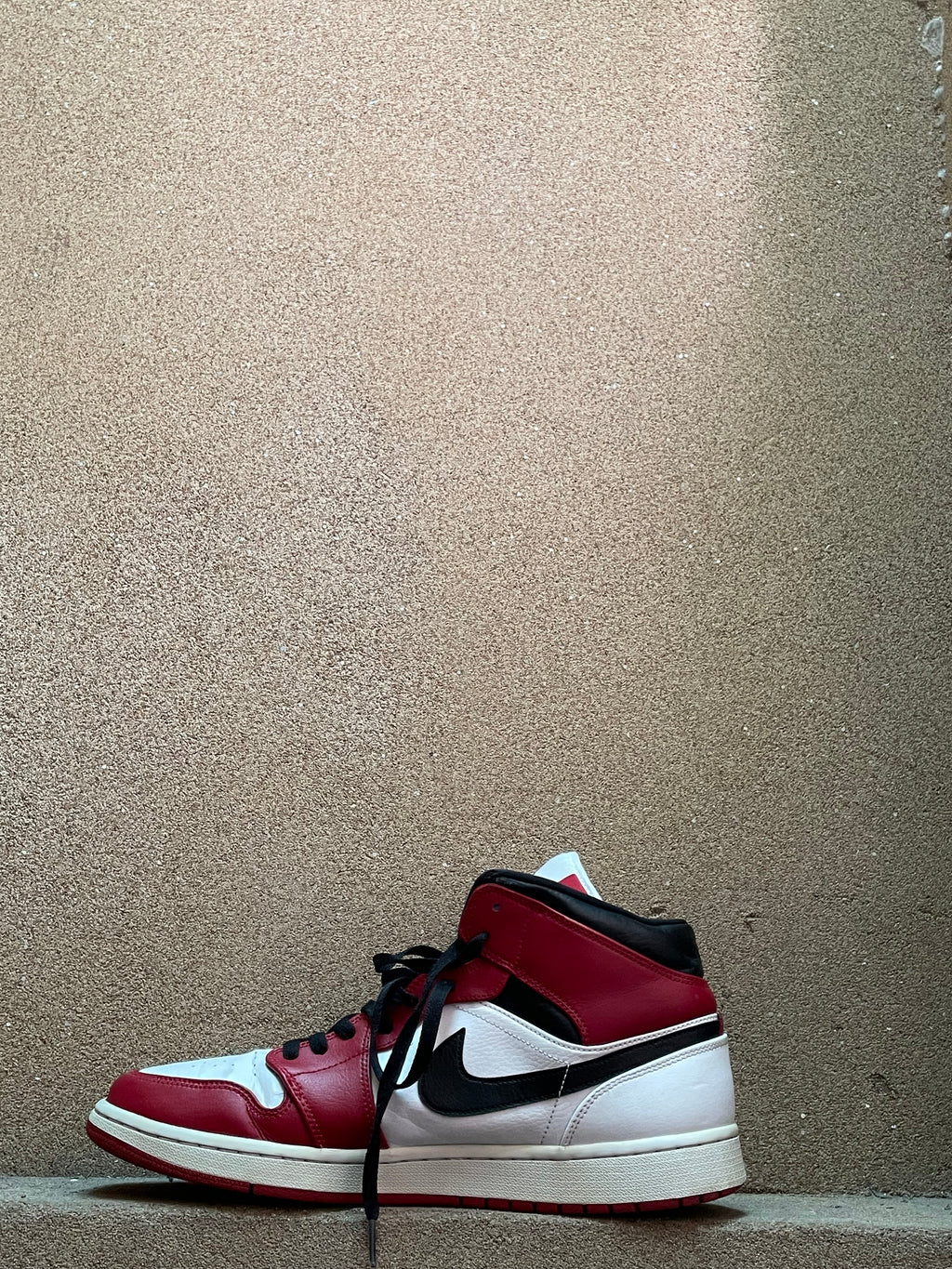NIKE AIR JORDAN 1 MID CHICAGO 🎈