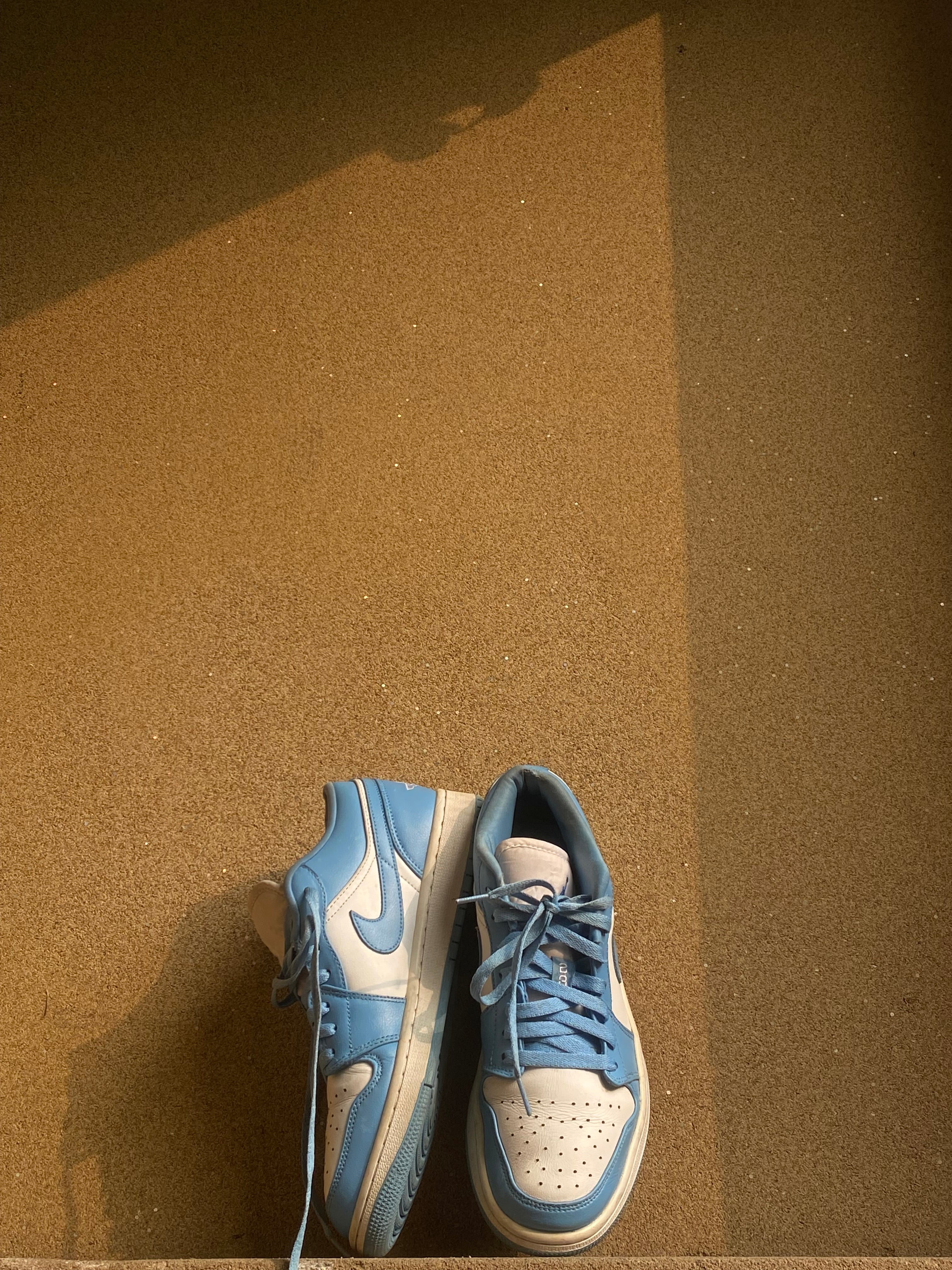 NIKE AIR JORDAN WHITE UNIVERSITY BLUE 🩵