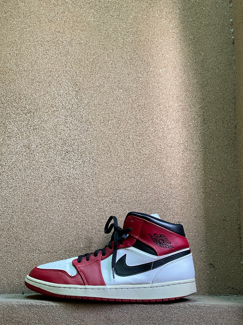 NIKE AIR JORDAN 1 MID CHICAGO 🎈