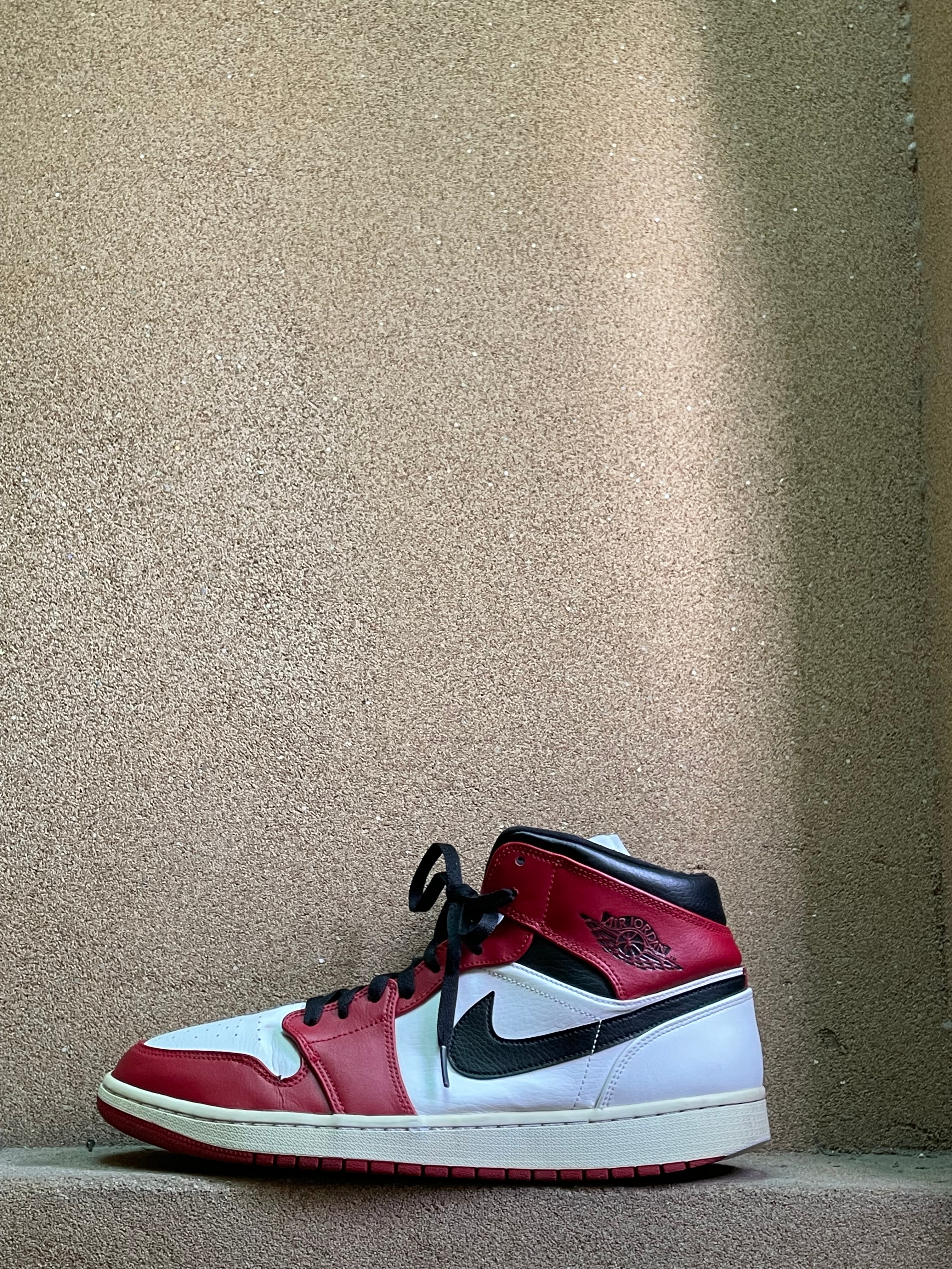 NIKE AIR JORDAN 1 MID CHICAGO 🎈