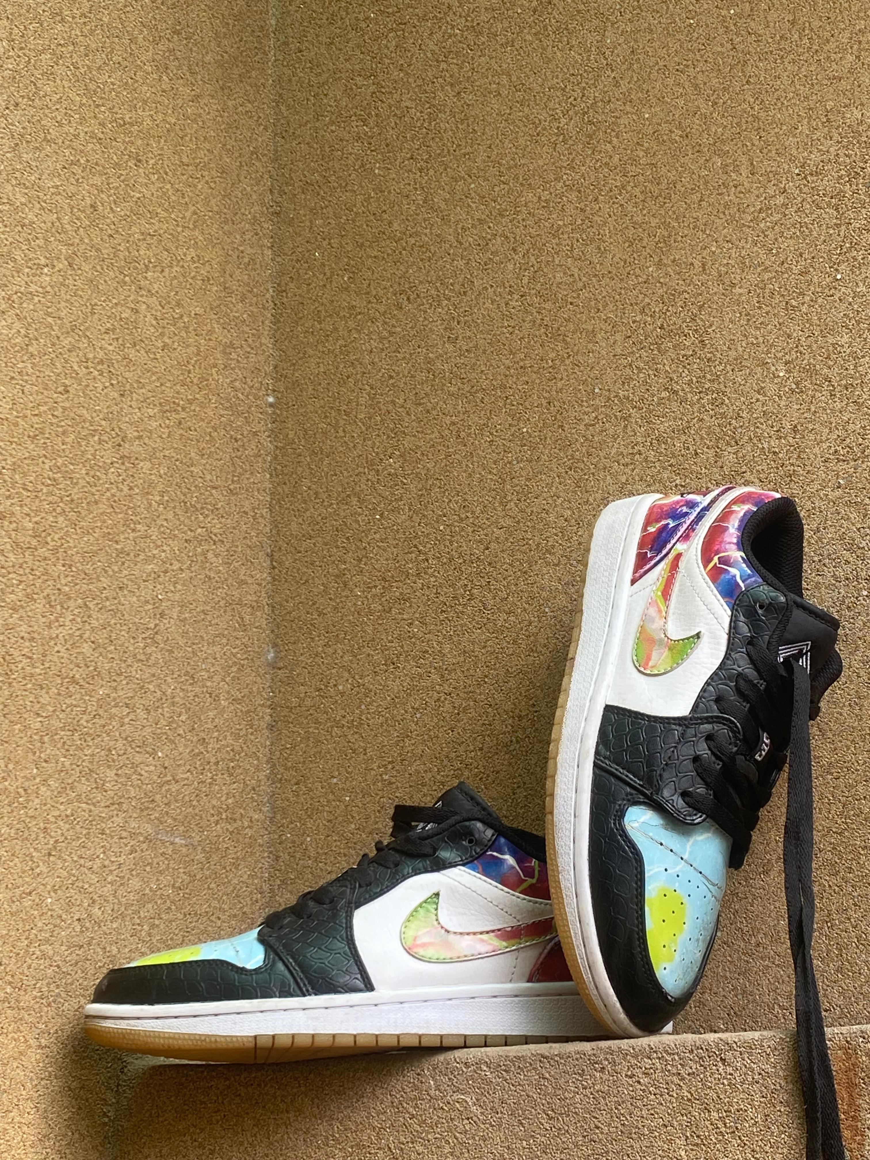 NIKE JORDAN 1 LOW GALAXY GLOW IN THE DARK