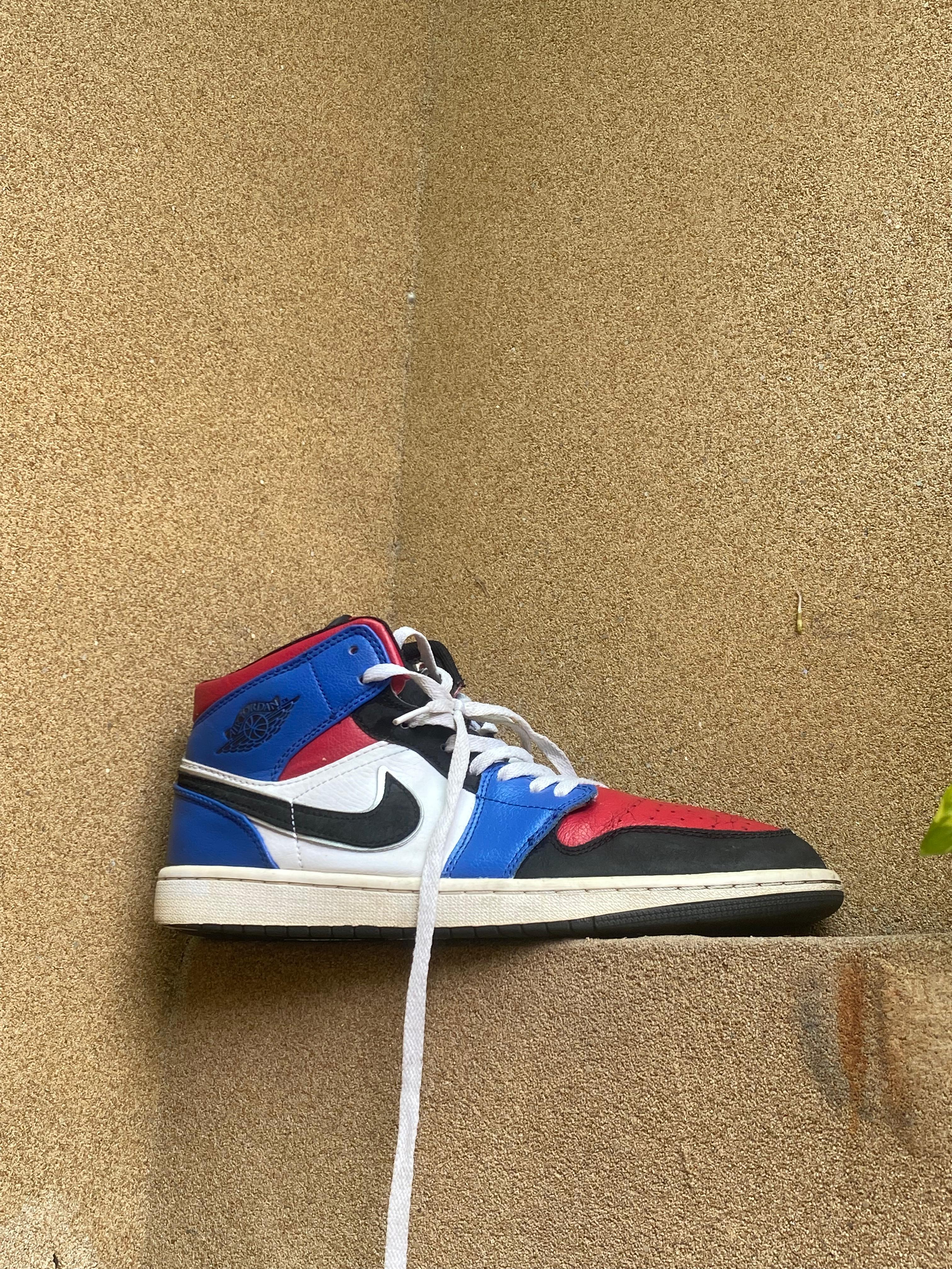 NIKE AIR JORDAN 1 RETRO MID