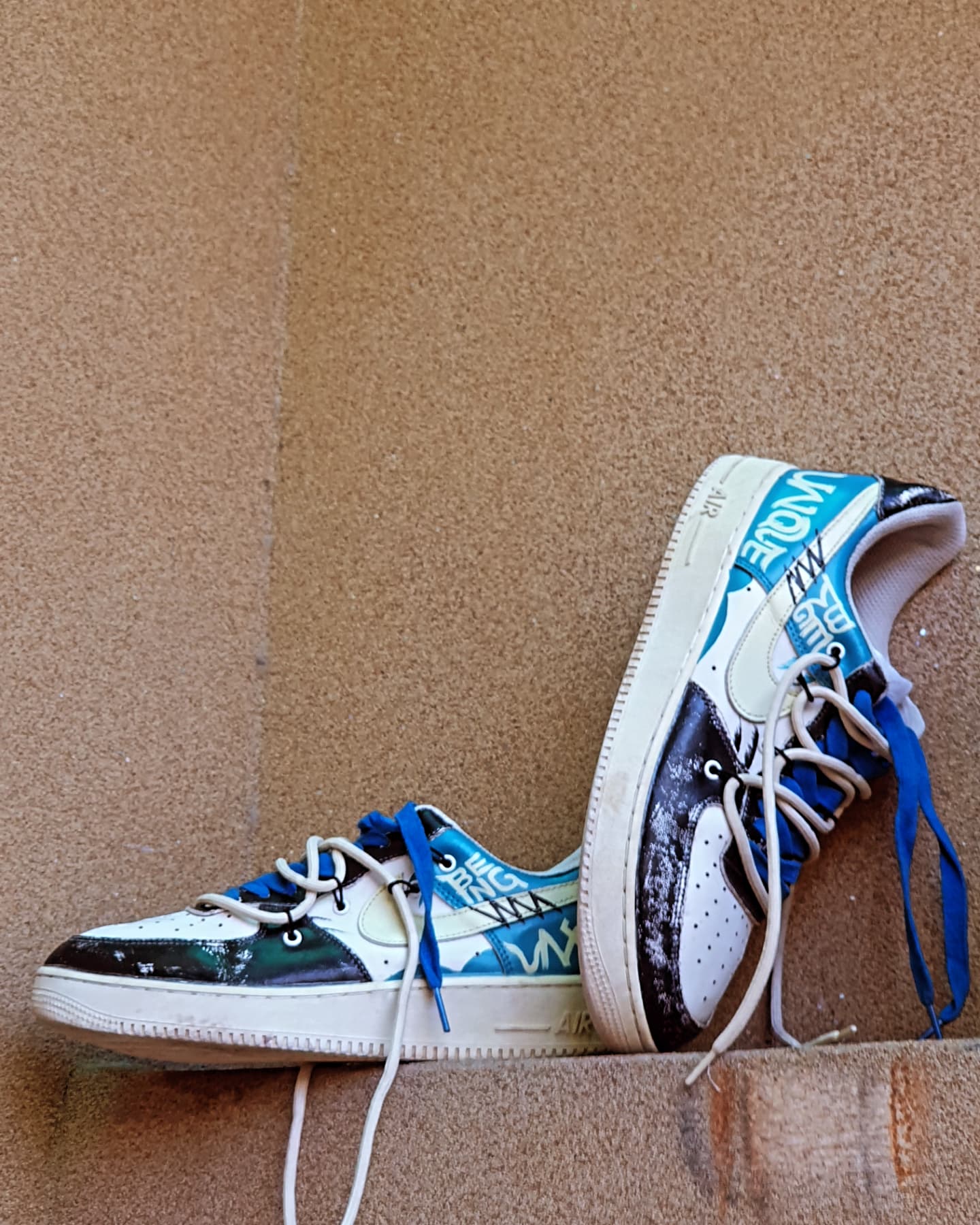 NIKE AIRFORCE LOW BEING 🏖