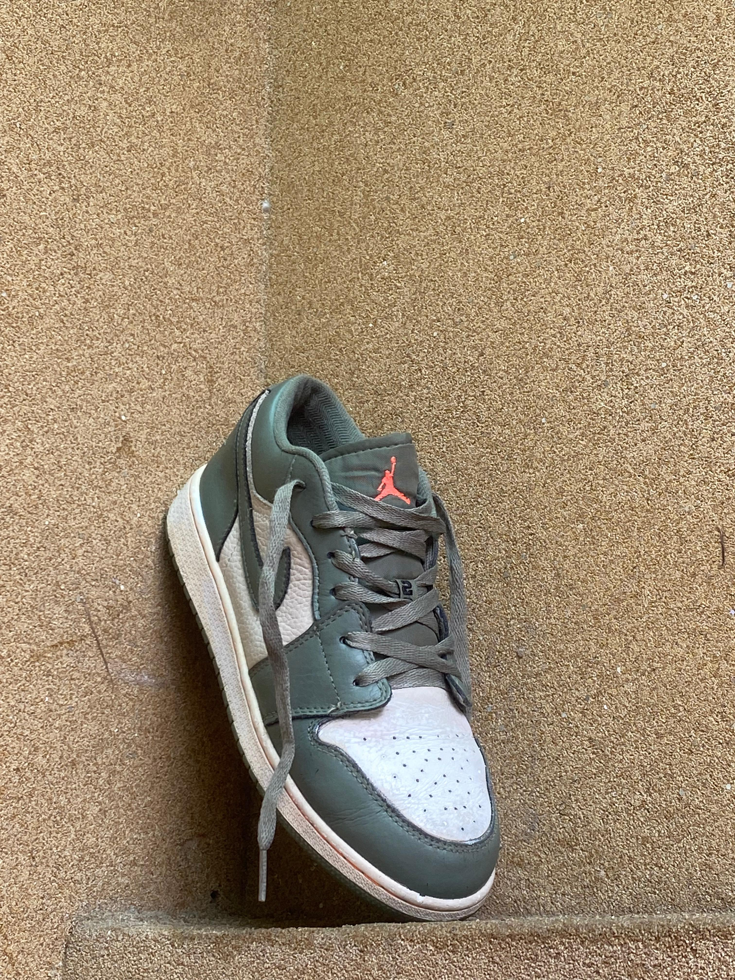 NIKE AIR JORDAN 1 LOW MILITARY GREEN 🌵